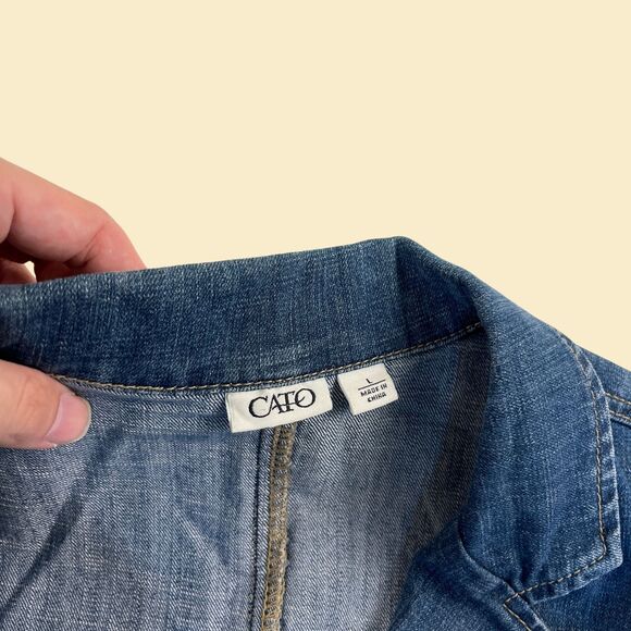 Y2K L denim jacket by Cato, vintage 2000s cropped womens jean jacket - Picture 4 of 9